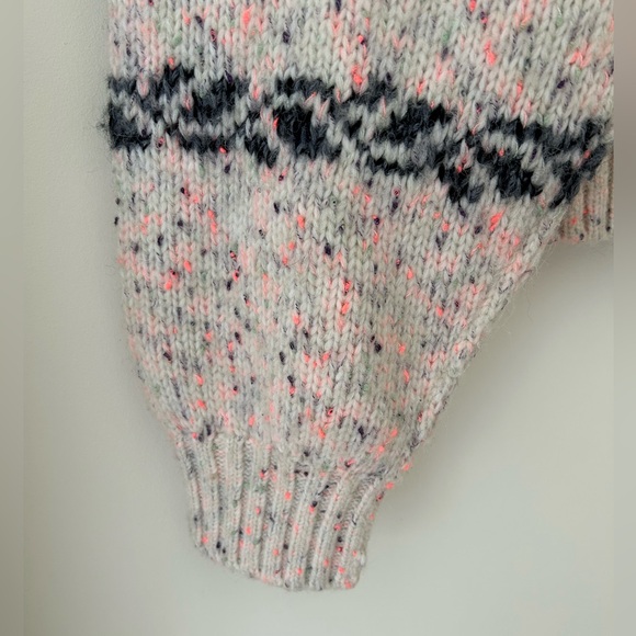 Urban Outfitters “Noelle” Embroidered Rose Knit Mock Neck Sweater 
Size: S
EUC - Picture 5 of 14